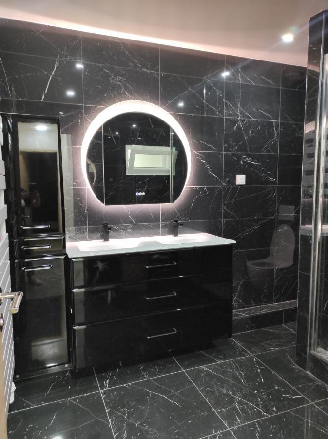 Maison Elegante Et Spacieuse Écouen Exteriör bild