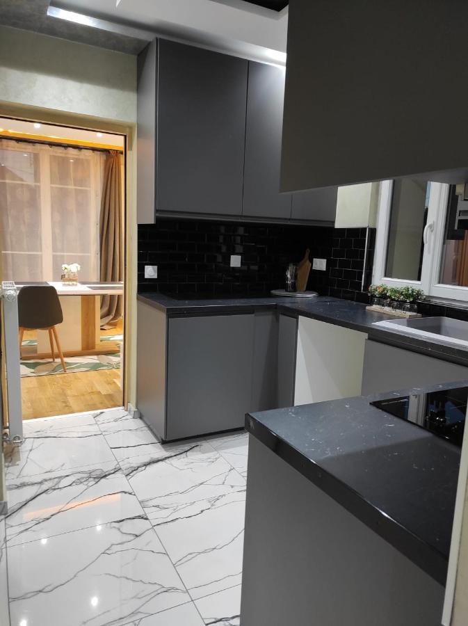 Maison Elegante Et Spacieuse Écouen Exteriör bild