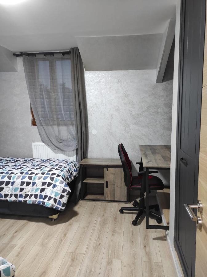 Maison Elegante Et Spacieuse Écouen Exteriör bild