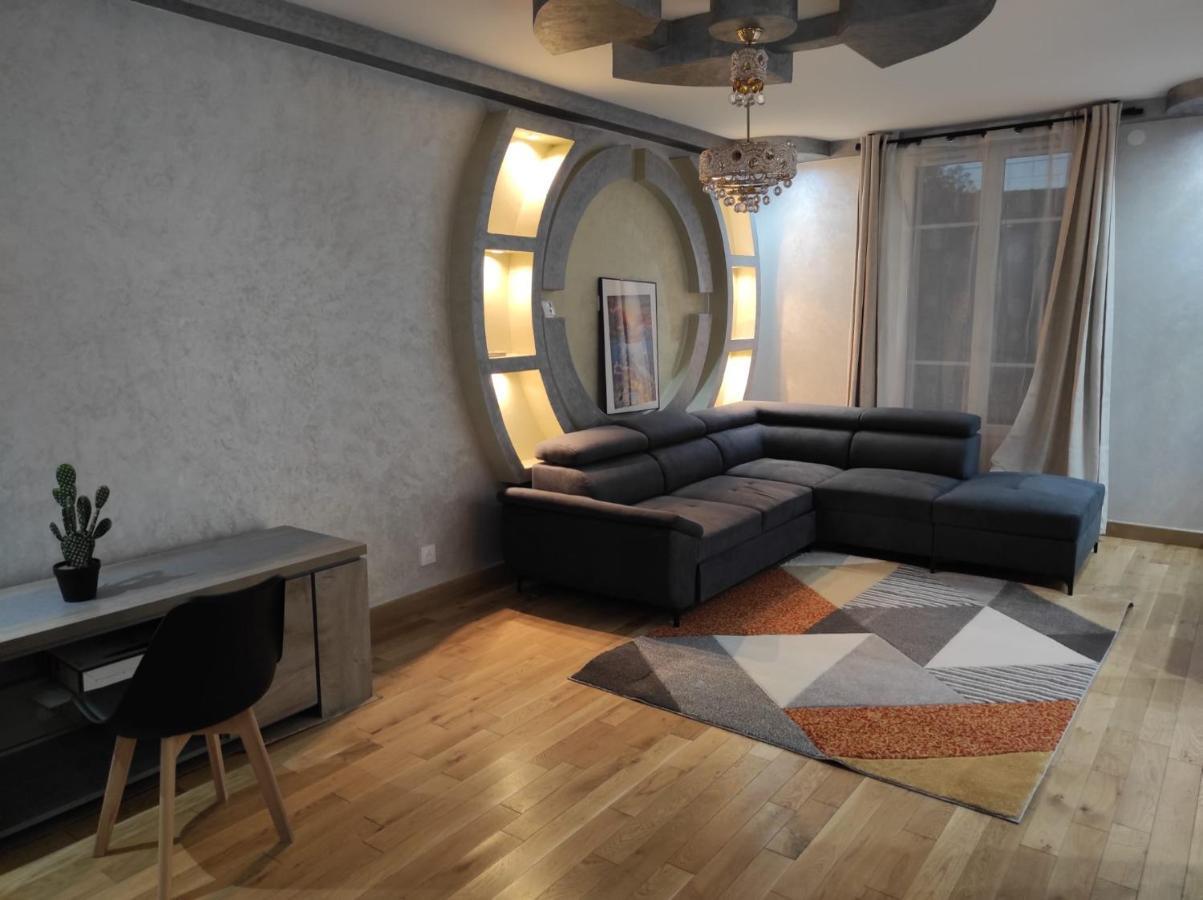 Maison Elegante Et Spacieuse Écouen Exteriör bild