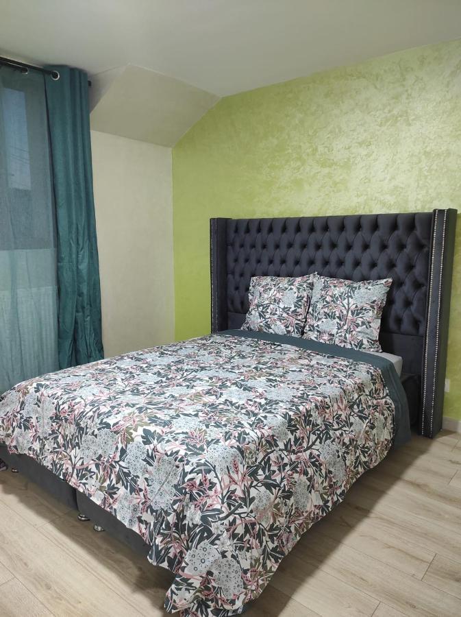 Maison Elegante Et Spacieuse Écouen Exteriör bild