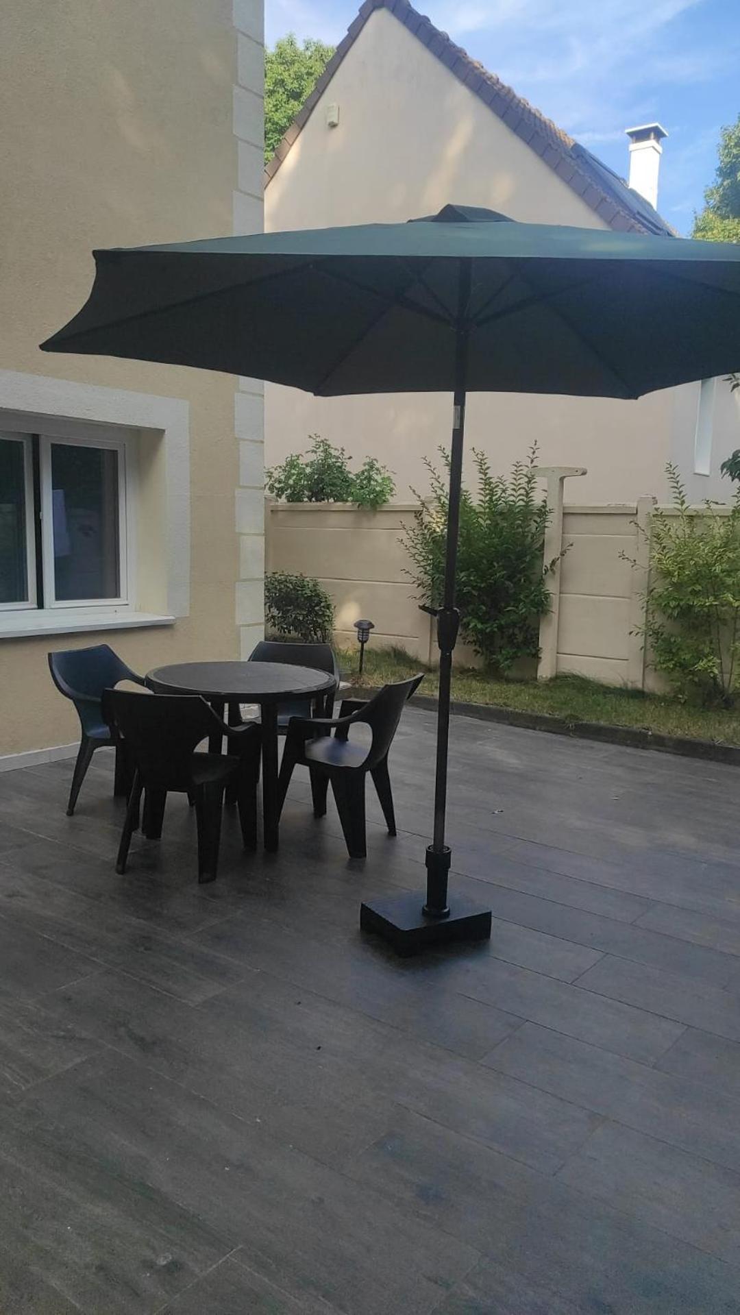 Maison Elegante Et Spacieuse Écouen Exteriör bild